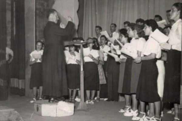 théâtre-jeanne-d&rsquo;arc-cabaret-étoile-bleue-1