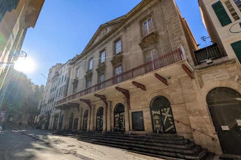 Vidéo | À Marseille, l’historique théâtre du Gymnase entame enfin sa grande rénovation