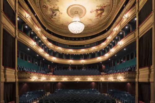 th&eacute;&acirc;tre du gymnase, Vid&eacute;o | &Agrave; Marseille, l&rsquo;historique th&eacute;&acirc;tre du Gymnase entame enfin sa grande r&eacute;novation, Made in Marseille