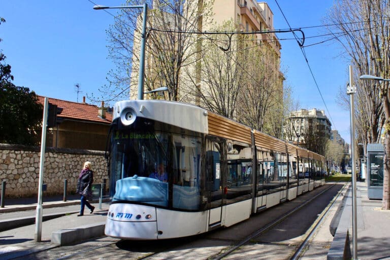 La gratuité des transports lancée en septembre pour les seniors et les enfants