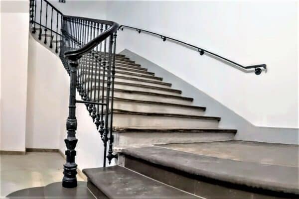 tribunal-adnistratif-mazenod-escalier-monumental