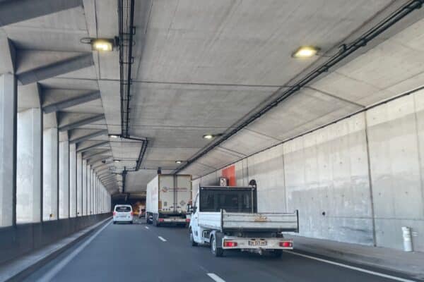tunnel-autoroute-L2-A50
