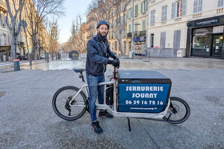 Vidéo | Serrurier, pizzaïolo, agent d&rsquo;entretien… Les pros se mettent au vélo à Marseille
