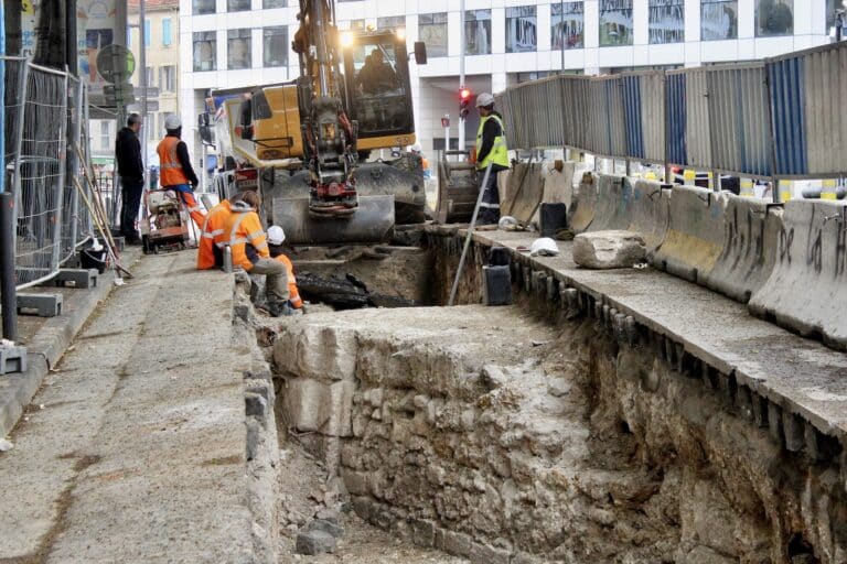 Découverte d&rsquo;un rempart du 17e siècle sous le boulevard des Dames