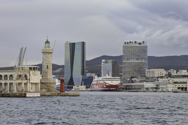 vigie-sainte-marie-port-tour-cma-cgm-la-marseillaise-1