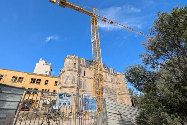 villa-valmer-grue-travaux-3
