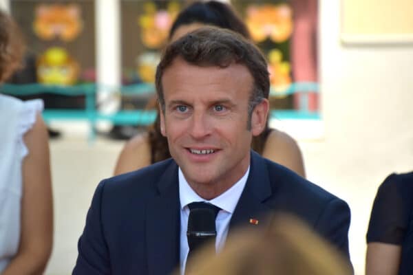 visite-emmanuel-macron-president-ecole-menpenti