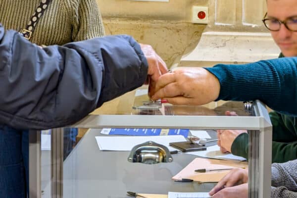 vote-election-urne-bulletin-scrutin-3-2