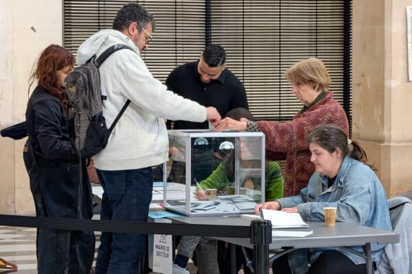vote-election-urne-bulletin-scrutin-4