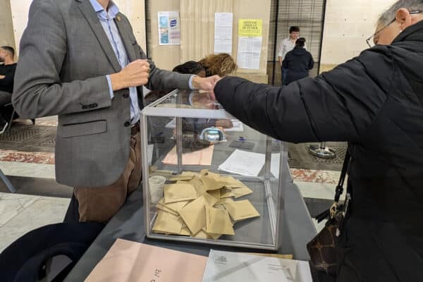 vote-election-urne-bulletin-scrutin-6