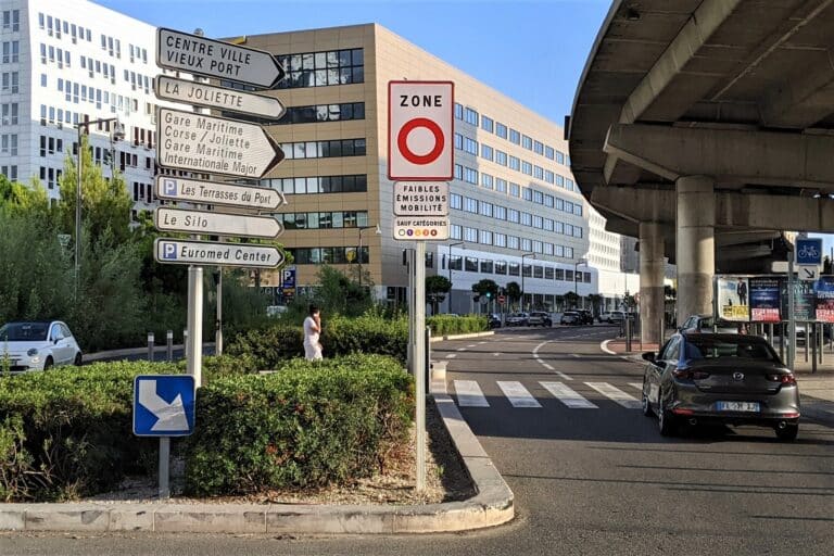 ZFE : Tout comprendre sur l&rsquo;interdiction des véhicules polluants à Marseille