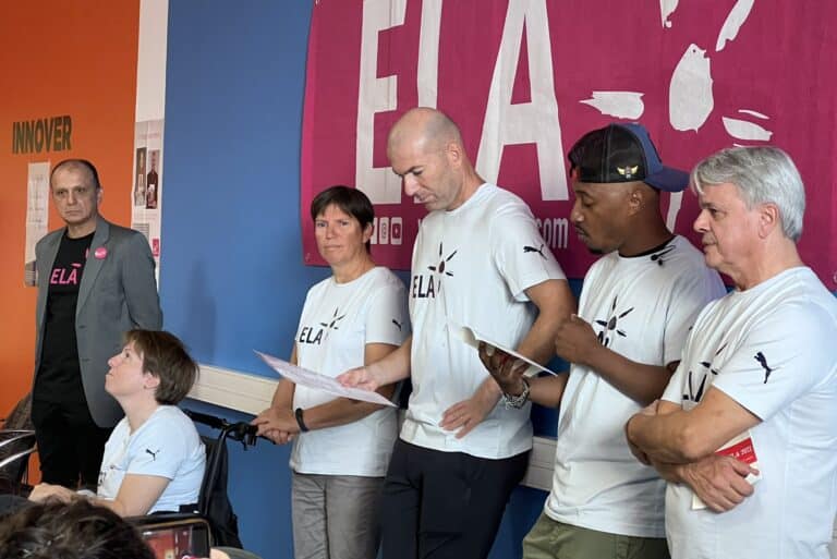 Zidane et Soprano dans un collège des quartiers Nord pour la dictée d&rsquo;ELA