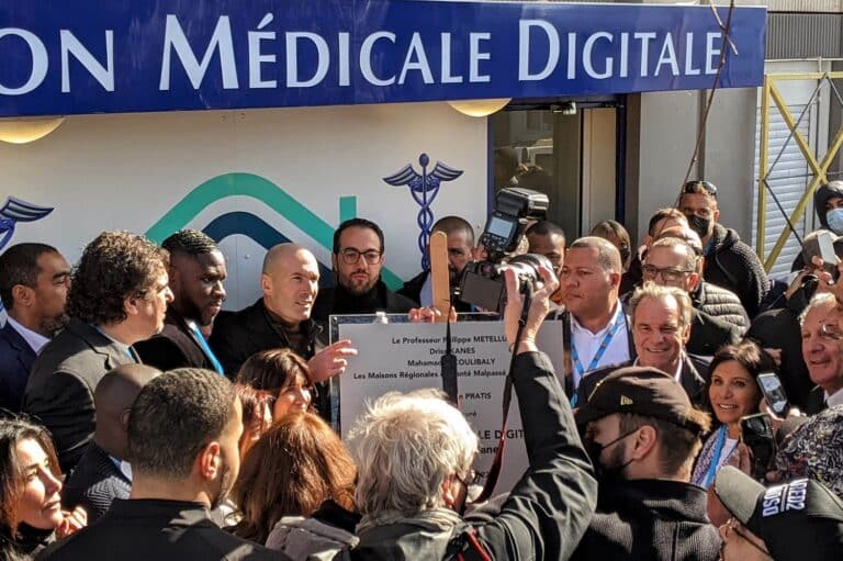 Vidéo | Zidane inaugure la première maison médicale digitale de Marseille à la Castellane
